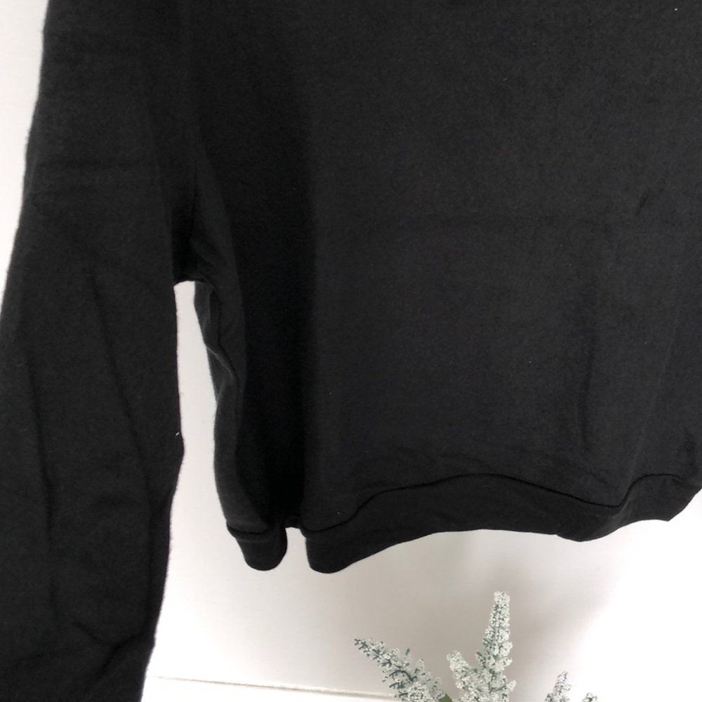 Black long sleeve cropped sweater - Picture 2 of 6